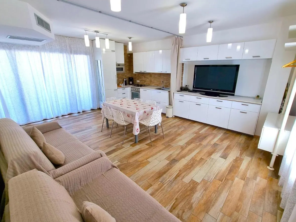 Royal Sea House Apartment Cefalu 0*,  Italy